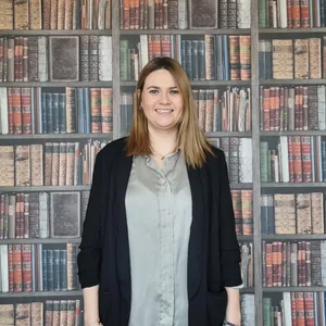 Danielle, Sales Executive.